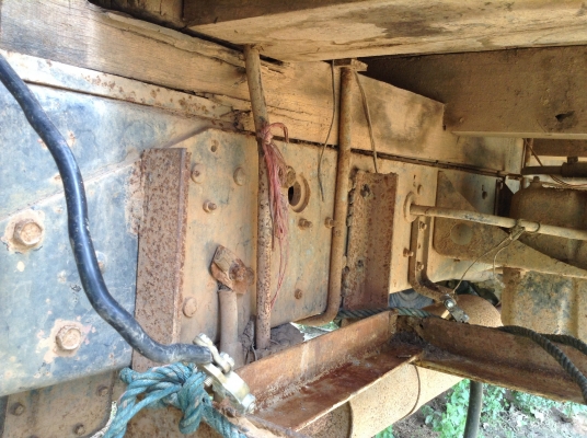 ขาย 10 ล้อ เพลาเดียว ISUZU JCM เครื่อง 6BD1 165 แรงม้า คัสซีสวยจัดไม่มีบวม กระบะสวยเดิม หัวเก๋งเก็บสีนิดหน่อยสวยเลย ทะเบียน  ม.79 ราคาต่อรองได้อีกครับ