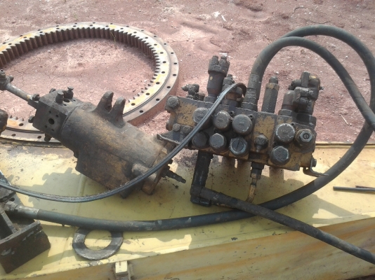 ขายอะไหลแบคโฮโคมัสสุPC100รุ่น3เลือกเอาแบ่งขาย ขายอะไหลแบคโฮโคมัสสุPC100รุ่น3เลือกเอาแบ่งขาย