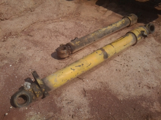 ขายอะไหลแบคโฮโคมัสสุPC100รุ่น3เลือกเอาแบ่งขาย ขายอะไหลแบคโฮโคมัสสุPC100รุ่น3เลือกเอาแบ่งขาย