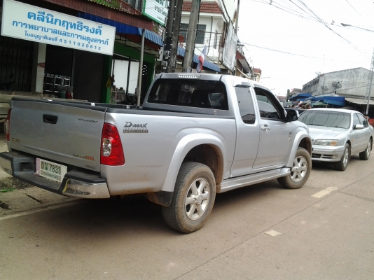 ISUZU DMAX 2.5HILANDER GOld ปี51 วิ่งน้อย แสนหนึ่งหมื่นโล ภาษีเต็ม เล่มพร้อมชุดโอน