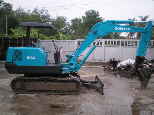 ขายแบคโฮ KOBELCO SK 032   พร้อมใช้งาน  สภาพเดิม