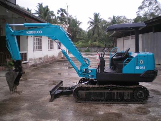 ขายแบคโฮ KOBELCO SK 032   พร้อมใช้งาน  สภาพเดิม
