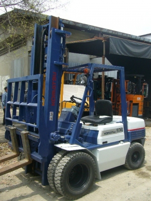 +++ ขายโฟล์คลิฟท์  KOMATSU  FD30-11  เครื่องยนต์ดีเซล  เสา 4 เมตร  ฮิ้งค์โฟล์ค  งากระดก  เกียร์ธรรมดา  งา 1,070  มม. ล้อหน้าคู่   ยางลม    *** รถสภาพดี  พร้อมใช้งาน  ราคา  รายละเอียดคุยได้ครับ โทร. 081-659-7598 ***