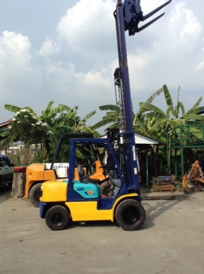 +++ ขายโฟล์คลิฟท์ KOMATSU  FD25-12  (รถนอกนำเข้า สภาพ 90\%)  เครื่องยนต์ดีเซล  เสา 5 เมตร  ฮิ้งค์โฟล์ค  งากระดก  เกียร์ธรรมดา  งา 1,070  มม.  ล้อหน้าคู่  ยางตัน  *** รถสภาพดี  พร้อมใช้งาน  ราคา  รายละเอียดคุยได้ครับ  081-659-7598 ***