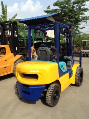 +++ ขายโฟล์คลิฟท์ KOMATSU  FD25-12  (รถนอกนำเข้า สภาพ 90\%)  เครื่องยนต์ดีเซล  เสา 5 เมตร  ฮิ้งค์โฟล์ค  งากระดก  เกียร์ธรรมดา  งา 1,070  มม.  ล้อหน้าคู่  ยางตัน  *** รถสภาพดี  พร้อมใช้งาน  ราคา  รายละเอียดคุยได้ครับ  081-659-7598 ***