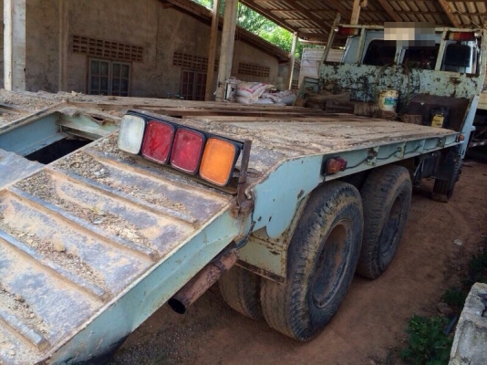 รถอีซูซุ 10 ล้อ ท้ายลาด 210 แรงม้า.  สนใจติดต่อ 081 - 6079515