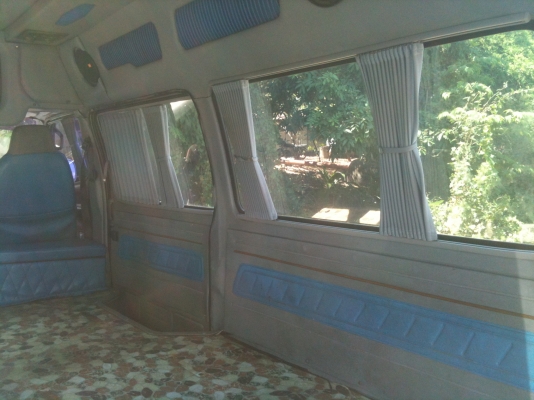 รถตู้โตโยต้า VIP ปี 2003 พร้อมใช้พร้อมโอน เบาะครบ ประตูเปิด2ด้าน