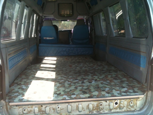 รถตู้โตโยต้า VIP ปี 2003 พร้อมใช้พร้อมโอน เบาะครบ ประตูเปิด2ด้าน