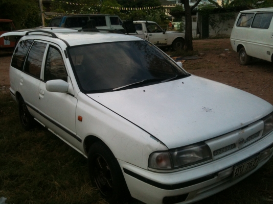 นิสสัน NV แวน สีขาว ทะเบียนไม่ขาดต่อ LPG พร้อมโอนพร้อม 49,000