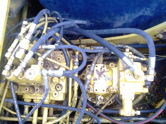 ขายแบคโฮ KOBELCO-SK100MarK-3 สภาพสวยรถใช้งานได้ดี รูปถ่ายทำงานจริง รถผู้บ่าวไทบ้านแท้ๆ