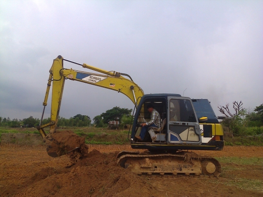 ขายแบคโฮ KOBELCO-SK100MarK-3 สภาพสวยรถใช้งานได้ดี รูปถ่ายทำงานจริง รถผู้บ่าวไทบ้านแท้ๆ