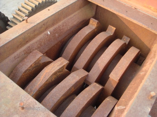 เครื่องย่อยยางรถยนต์ และเหล็ก เก่าญี่ปุ่น