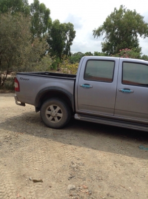 ขายรถกระบะ ISUZU เครื่อง 3000 cc 4x4 ปี 46 ทะเบียนพร้อมโอน