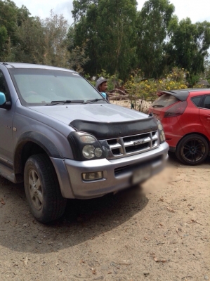 ขายรถกระบะ ISUZU เครื่อง 3000 cc 4x4 ปี 46 ทะเบียนพร้อมโอน