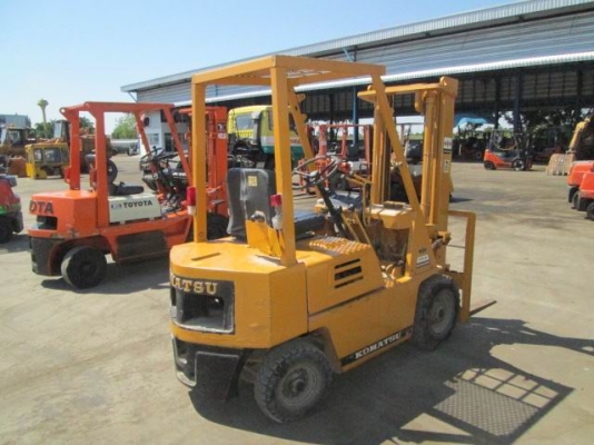 ขายรถยกโคมัสสุ1.5ตัน เครื่องยนต์เบลซิล กระบอกคู่เสาร์สูง3เมตร พวงมาลัยเพาเวอร์สภาพใหม่ นำเข้าญี่ปุ่น