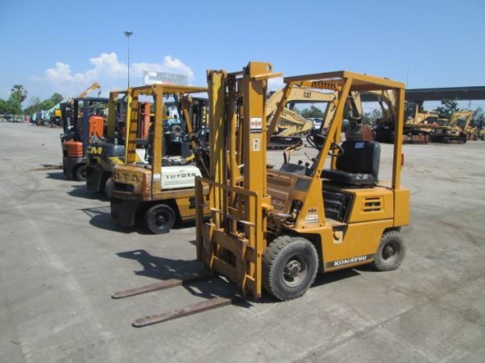 ขายรถยกโคมัสสุ1.5ตัน เครื่องยนต์เบลซิล กระบอกคู่เสาร์สูง3เมตร พวงมาลัยเพาเวอร์สภาพใหม่ นำเข้าญี่ปุ่น