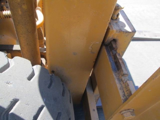 ขายรถยกโคมัสสุ1.5ตัน เครื่องยนต์เบลซิล กระบอกคู่เสาร์สูง3เมตร พวงมาลัยเพาเวอร์สภาพใหม่ นำเข้าญี่ปุ่น