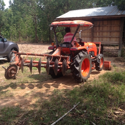 รถไถ KUBOTA L3608 มีภาพวีดีโอ อายุการใช้งาน 688 ชั่วโมง พร้อมอุปกรณ์ 3 รายการ ผานดันหน้า โรตารี ผาน รถไถ KUBOTA L3608 มีภาพวีดีโอ อายุการใช้งาน 688 ชั่วโมง พร้อมอุปกรณ์ 3 รายการ ผานดันหน้า โรตารี ผาน