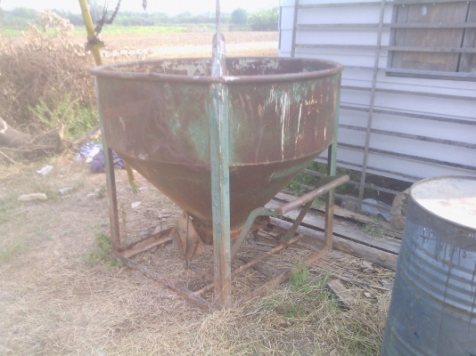 ขายถังใส่ปูน ขนาด  1000 ลิตร ราคาถูก  6500  ซื้อมาใช้งานครั้งเดียว