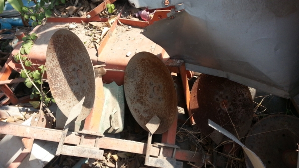 ขายรถไถพร้อมอุปกรณ์ (ตามรูป) ขายรถไถพร้อมอุปกรณ์ (ตามรูป)