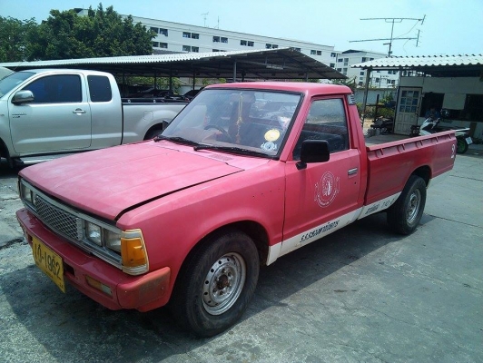 ขาย หรือ แลก รถ เก๋ง คับ datsun 720 เครื่อง LD 55000 เครื่อง 100\%