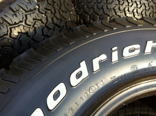 ขายยาง BF Goodrich All-terrain ขนาด 265 75 r16 ปี11 สวยๆ