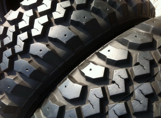 ยางMud mt754 245 75 r16 ปลายปี13 ตุ่มหน้ายางยังอยู่ ขายถูก