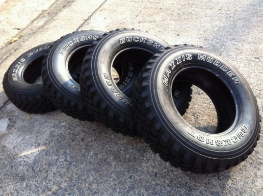 ยางMud mt754 245 75 r16 ปลายปี13 ตุ่มหน้ายางยังอยู่ ขายถูก