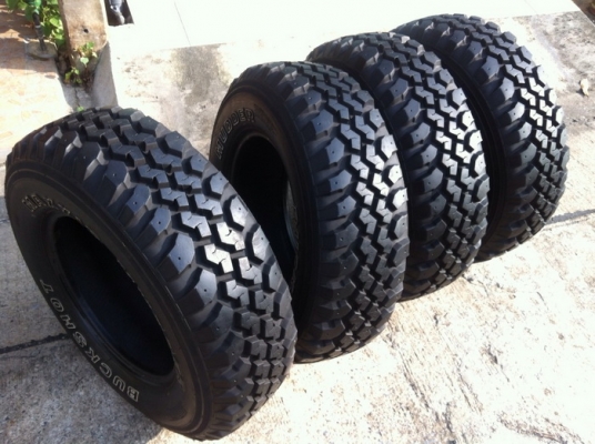 ยางMud mt754 245 75 r16 ปลายปี13 ตุ่มหน้ายางยังอยู่ ขายถูก