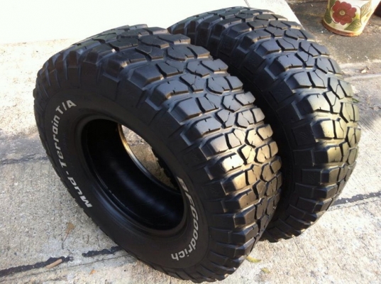 ขายยาง BF Goodrich Mud-Terrain KM2 285 75 r16 มี2เส้น ขายยาง BF Goodrich Mud-Terrain KM2 285 75 r16 มี2เส้น