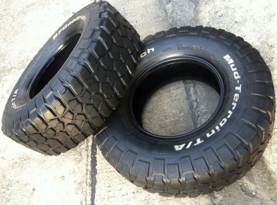 ขายยาง BF Goodrich Mud-Terrain KM2 285 75 r16 มี2เส้น ขายยาง BF Goodrich Mud-Terrain KM2 285 75 r16 มี2เส้น