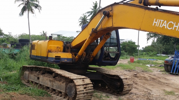 ขายด่วน อะใหล่ HITACHI EX 200-2 หลายรายการ