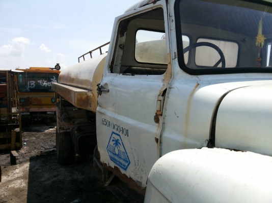 ขายรถ6ล้อหน้ายาวบรรทุกน้ำ พร้อมใช้งาน