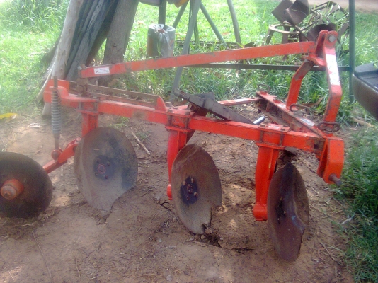 ขายตามสภาพ ผาล3 ใส่รถไถ 14 20 22 24 26 ได้ พร้อมล้อเหล็ก