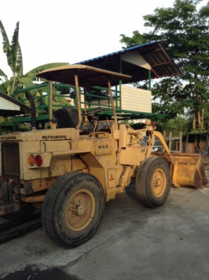 +++ ขายรถตักเอวอ่อน MITSUBISHI  WS300  สภาพดี  พร้อมใช้งาน  สนใจรายละเอียดโทร. ได้ครับ 081-659-7598 +++