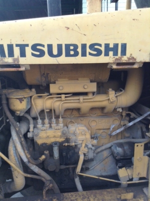 +++ ขายรถตักเอวอ่อน MITSUBISHI  WS300  สภาพดี  พร้อมใช้งาน  สนใจรายละเอียดโทร. ได้ครับ 081-659-7598 +++