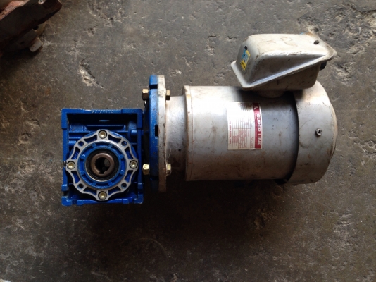 ขายมอเตอร์เกียร์ mitsubishi 1/2 HP. 380 V อัตราทด 1:5 สภาพสวย วิ่งนิ่ม พร้อมใช้งาน