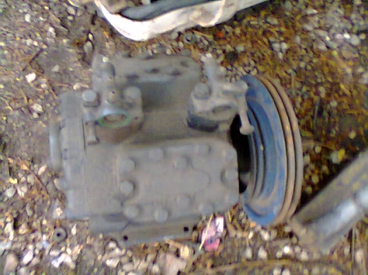 เครื่องทำความเย็น10ล้อ 2สูบ4สูบมีหลายตัวหลายยี่ห้อหลายราคา