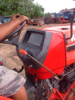 รถแทรกเตอร์คูโบต้า m5000 สภาพดีมากๆ  เดิมๆ  พร้อมใช้งาน ไปใช้ไม่ผิดหวัง  สภาพเดิมทั้งคัน มีผานดันหน้า เเละ ผานไถ  เเละ จอบหมุน