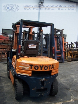 ขาย รถโฟล์คลิฟท์ TOYOTA รุ่น 5-FG20