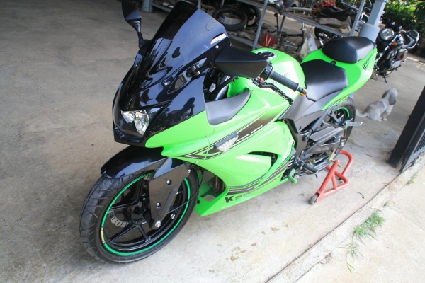 ขาย NINJA 250 ปี 2012 สีเขียว เครื่องดี ท่อสูตร แต่งมาครบ ทะเบียนพร้อมโอน 93000