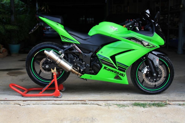 ขาย NINJA 250 ปี 2012 สีเขียว เครื่องดี ท่อสูตร แต่งมาครบ ทะเบียนพร้อมโอน 93000