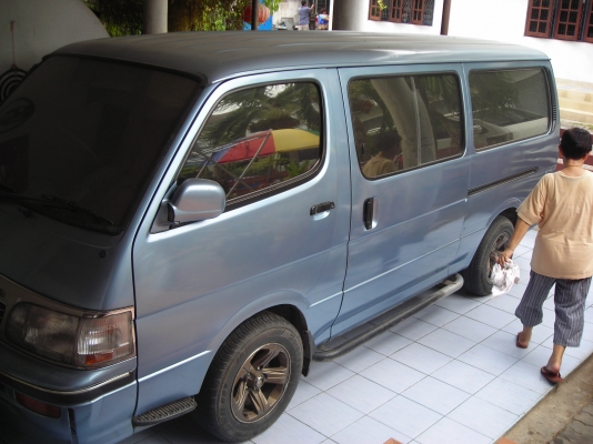 ขาย รถตู้หัวจรวด