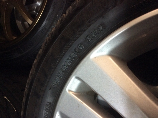 ขายแม็กเดิมJazzขอบ16 พร้อมยางดอกหนามาก ถูกๆ