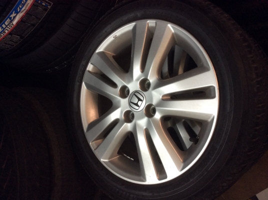 ขายแม็กเดิมJazzขอบ16 พร้อมยางดอกหนามาก ถูกๆ