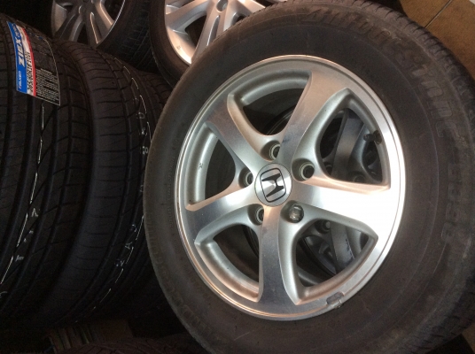 ขายแม็กเดิมcivic ขอบ15 พร้อมยาง ถูกๆ