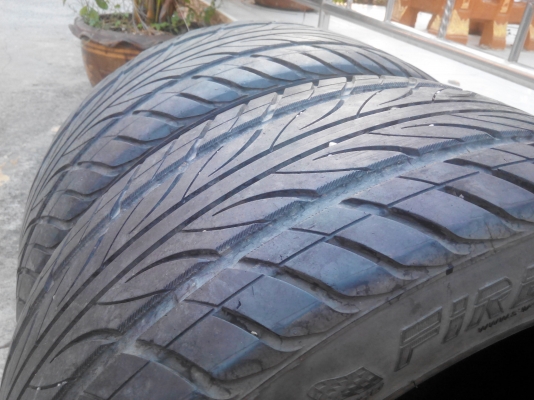 ขาย 235-50-18 ปี09 18คู่สวยๆ ขาย1400ไม่บวม สนจัย 0898128457