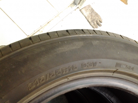 บริสโตน 215/55/16 ดอกตรูมๆ