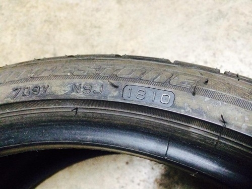 ยาง,235-35-19 Bridgestone RE050A ดอกหนาหนึ่งชุด 7,500