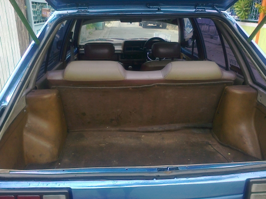 ขายรถford 5ประตู สภาพสวยพร้อมใช้